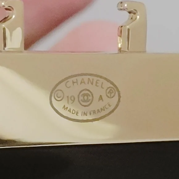 Chanel black lucite pearl bracelet - Picture 9 of 11